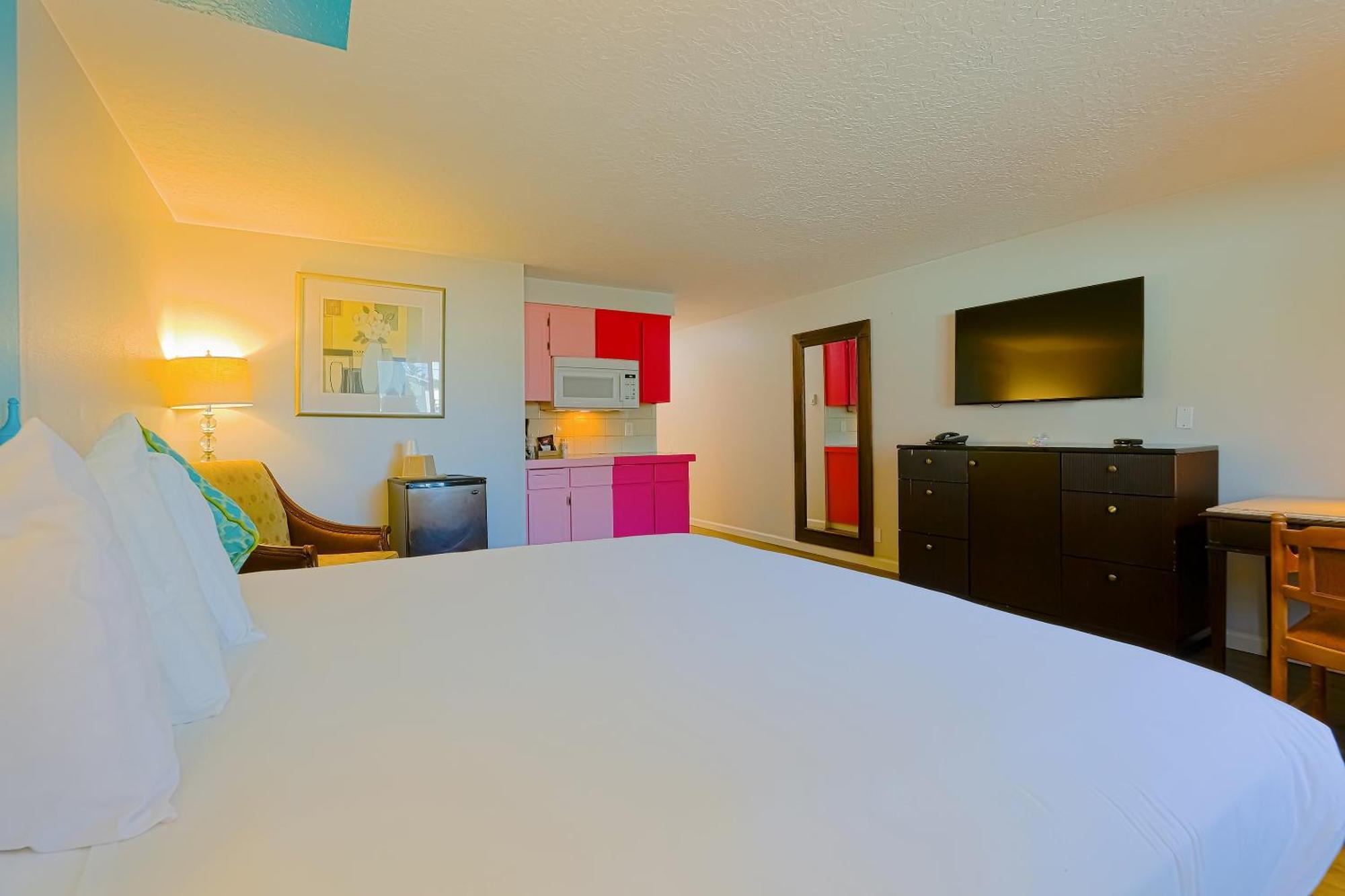 Coast River Inn By Oyo Seaside Exterior foto